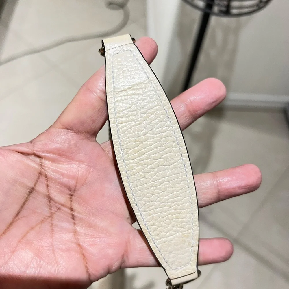 Gucci Ivory Leather Crossbody with Chain - Picture 10 of 16